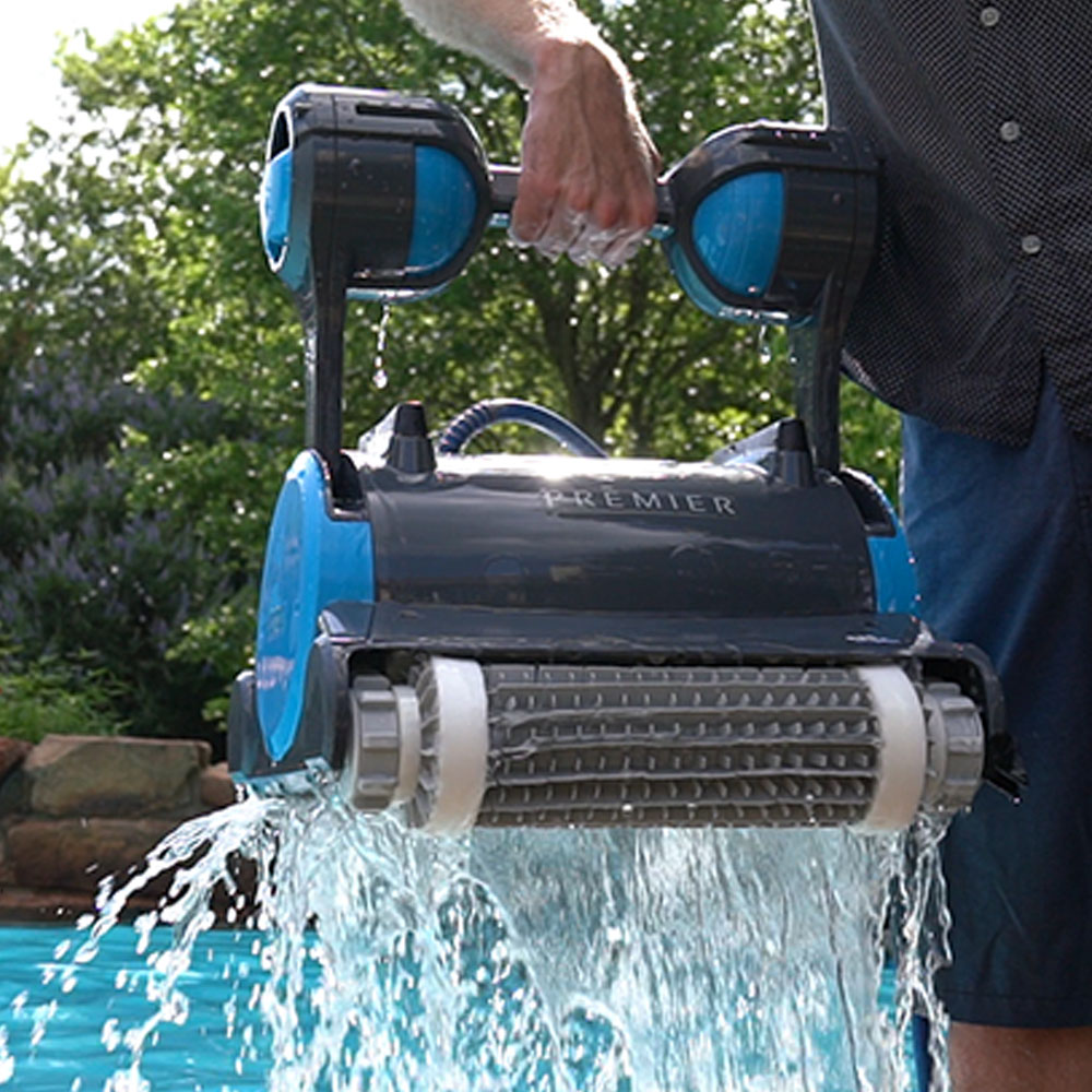 Robotic pool cleaners for large pools