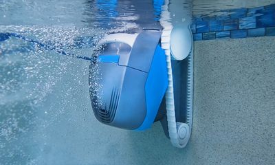 Dolphin Cayman robotic pool cleaner