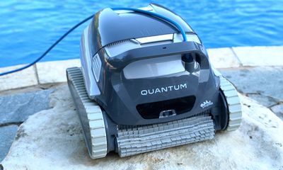 Dolphin Quantum Robotic Pool Vacuum Cleaner