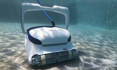 Dolphin Sigma robotic pool cleaner